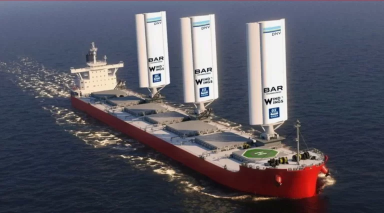 Cómo funciona el innovador carguero con velas gigantes para navegar con energía eólica